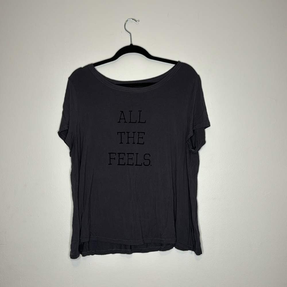 American Eagle soft and sexy T-shirt with “all the feels” lettering